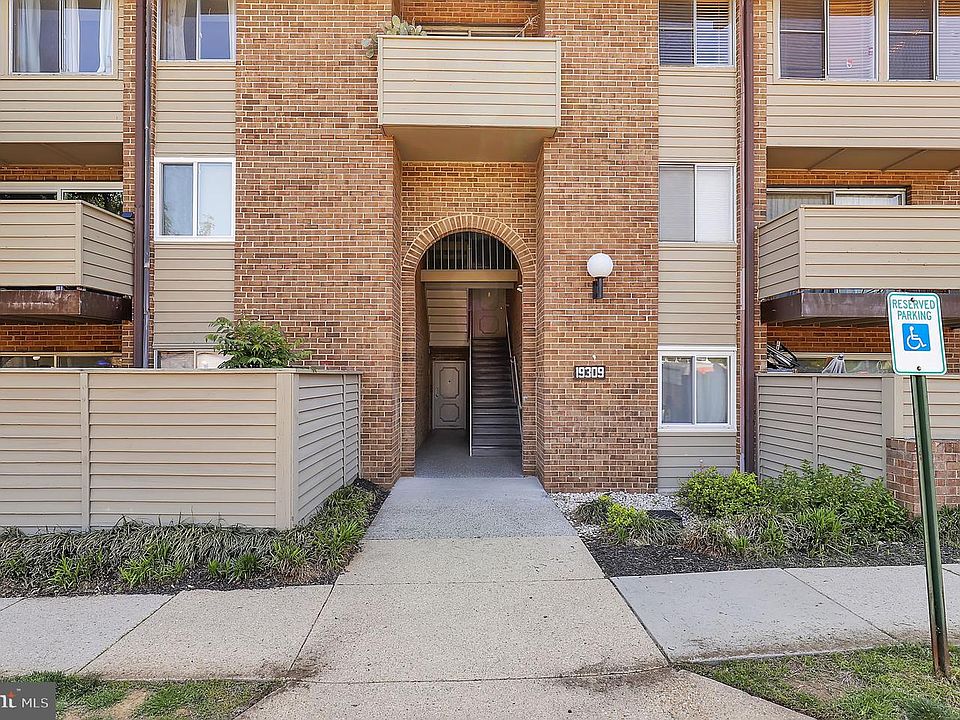 1st image of 19309 Club House Rd #19309