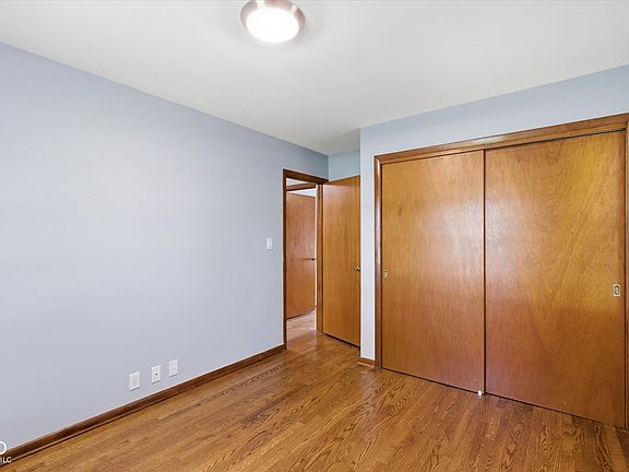 3rd image of 5642 Wallingwood Dr