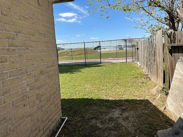 8607 Sherrywood Dr — Photo 12