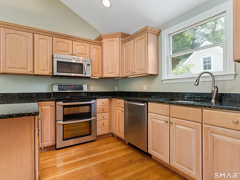 24 Herman Ave — Photo 11