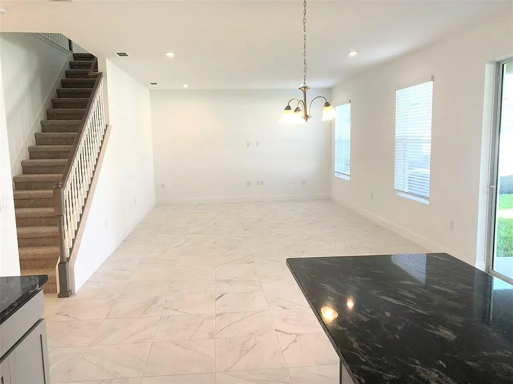 4 bed, 3.0 bath, 3044 sqft, $3,400 — Photo 3
