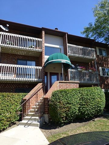 1st image of 800 N Lakeside Dr APT 3C
