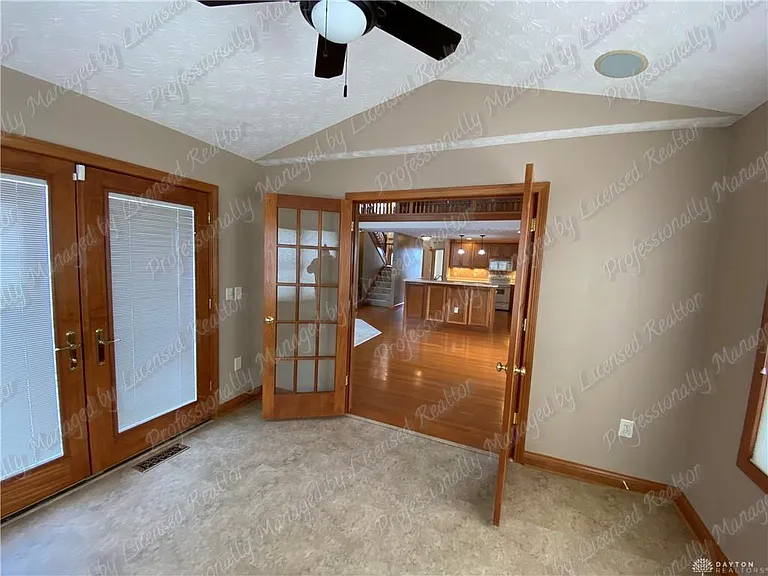 6353 Charlotte Ct — Photo 16