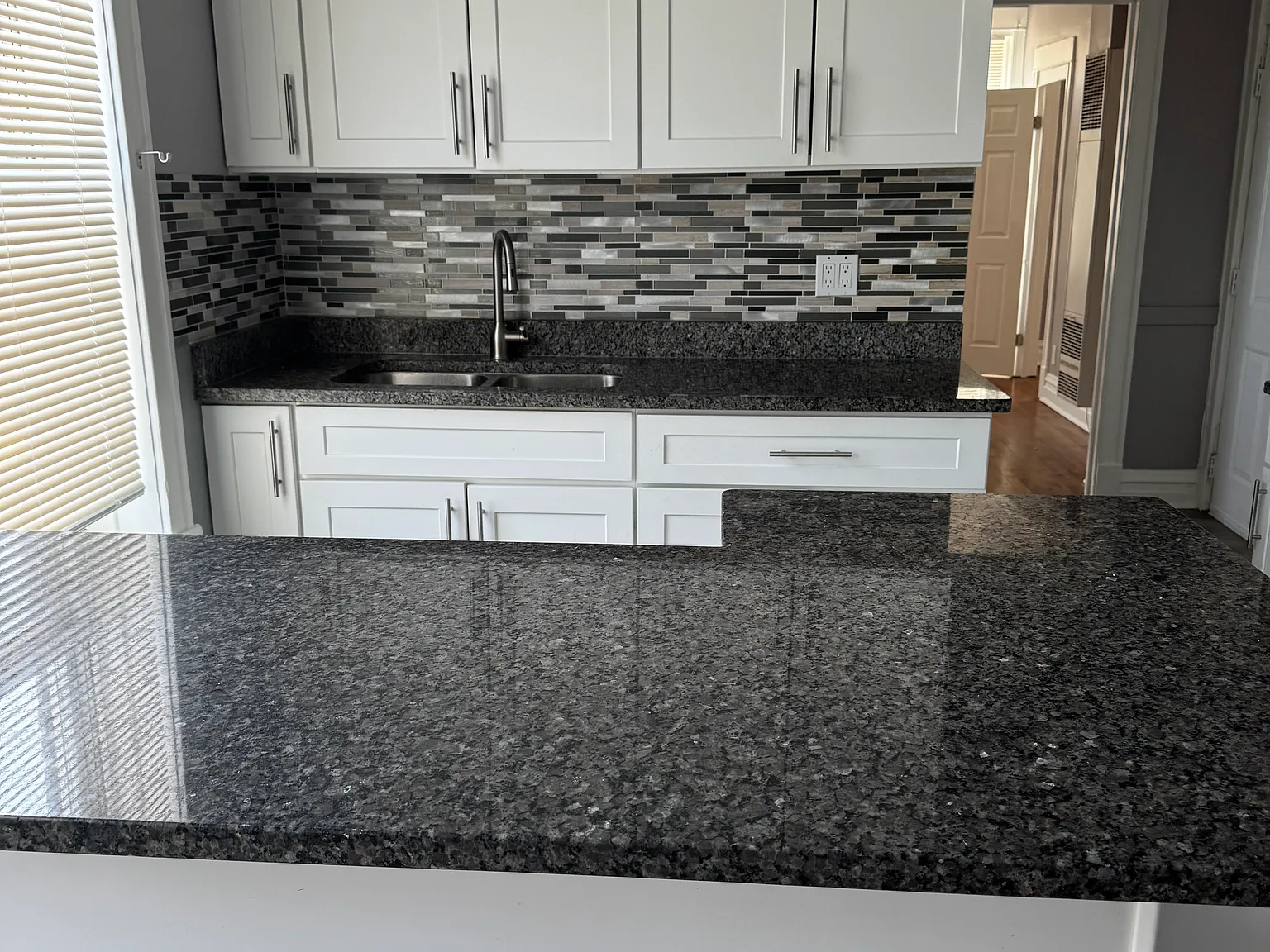 2 bed, $1,400 — Photo 1