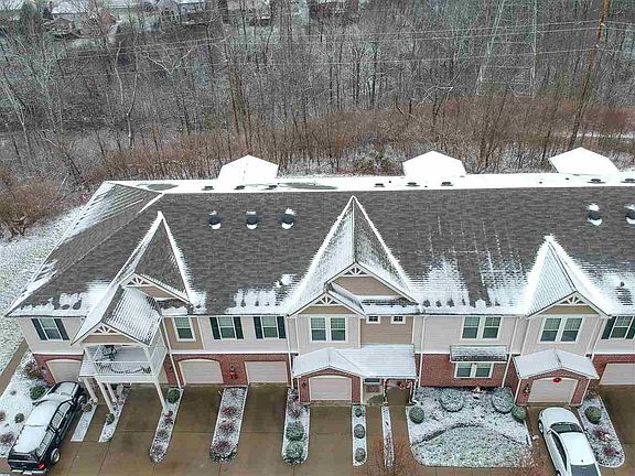 3rd image of 4025 Baywood Cir