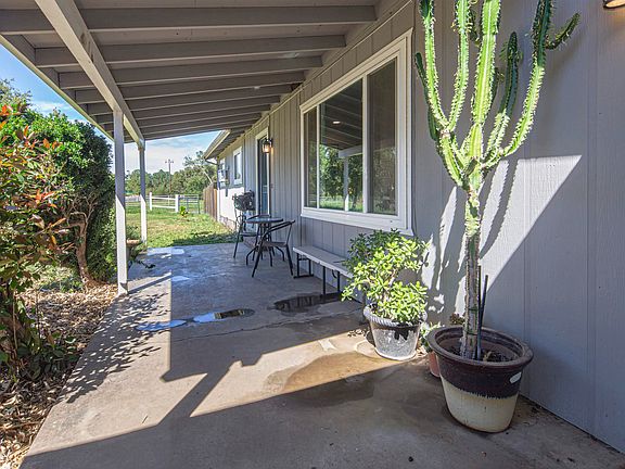 5th image of 10458 Southworth Rd