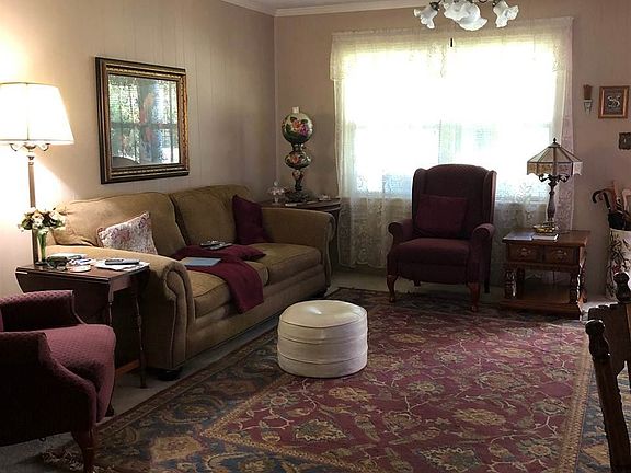 5th image of 221 Eastwood Dr