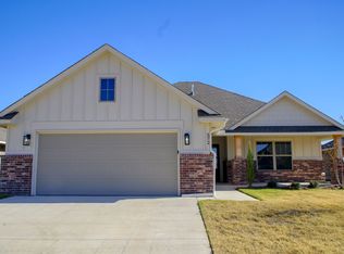 572 Hackberry Ln, Washington, OK 73093