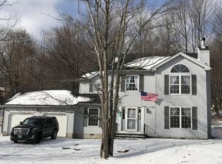 123 Leisure Ln, Long Pond, PA