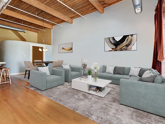 3rd image of 360 W Illinois St APT 618