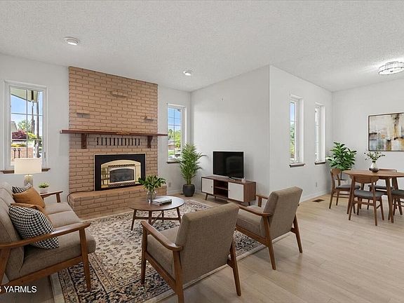 4th image of 305 N 37th Ave