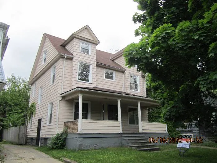 1245 Rozelle Ave photo 1