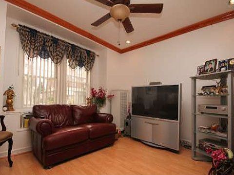 4th image of 118-15 12th Ave