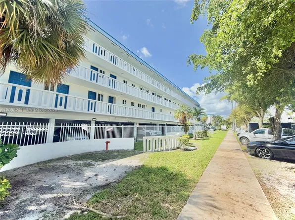 1150 NE 191st St #24, Miami, FL 33179