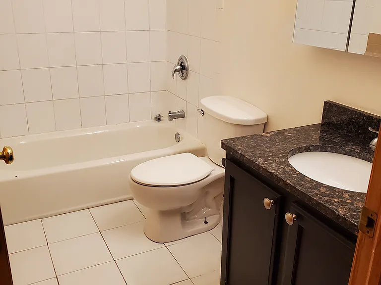 2452 W Taylor St #1 — Photo 9