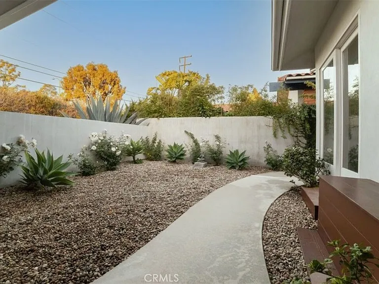 1530 Marine Ave — Photo 3