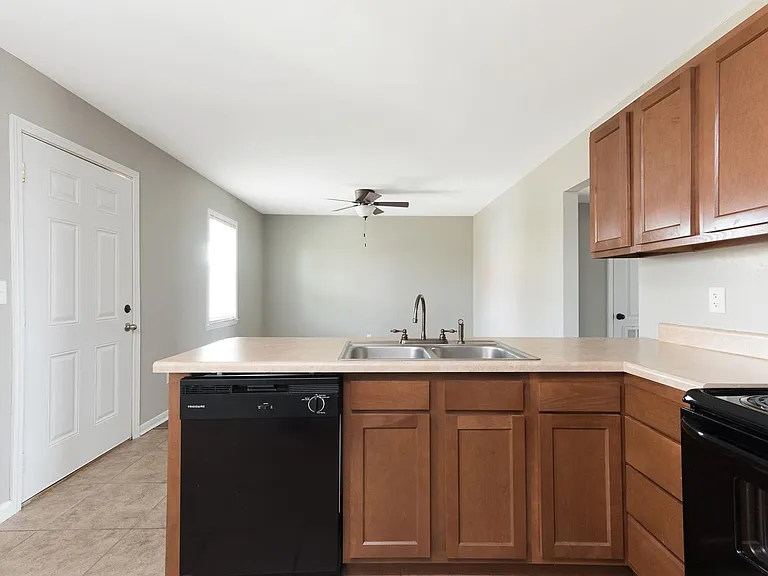 Fourth Apartments — Photo 7