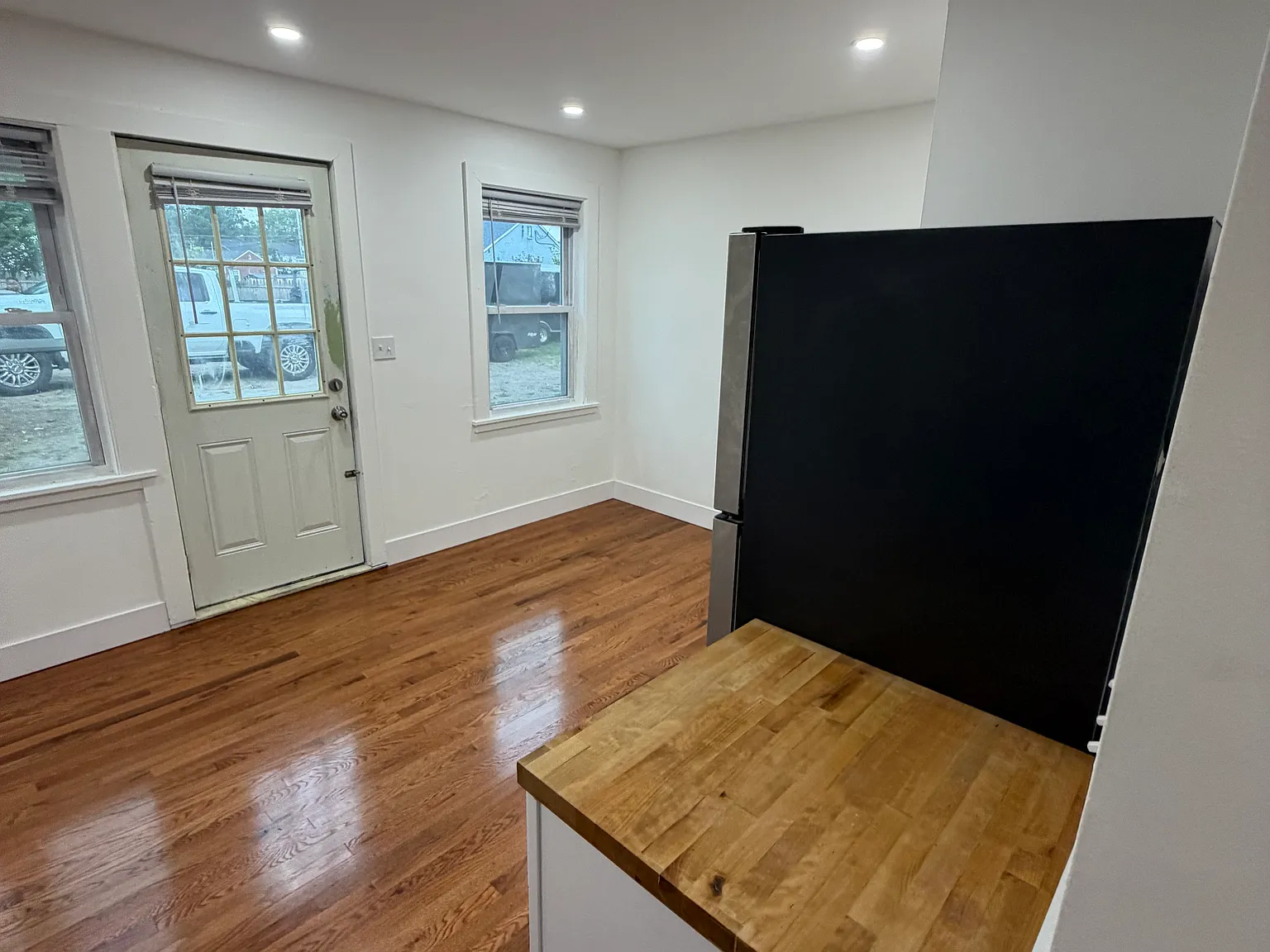 2 bed, 750 sqft, $1,800 — Photo 3