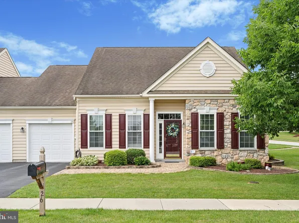 26 Summerlin Dr, Honey Brook, PA 19344