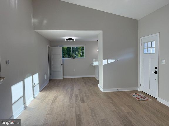 4th image of 708 Edison Rd