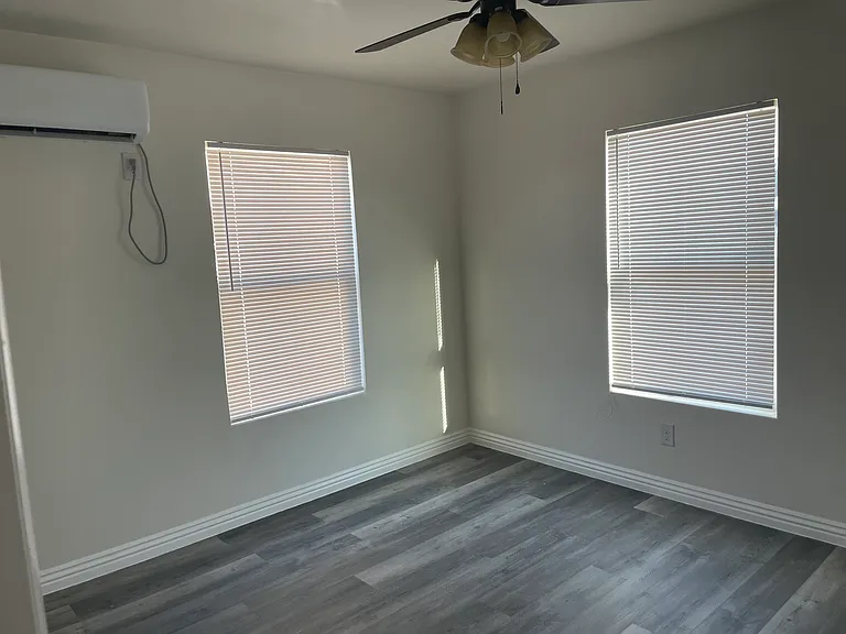 721 Wilson Ave — Photo 16