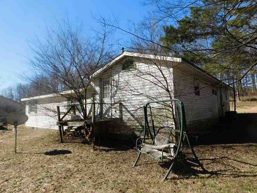 2nd image of 500 Valley Dr