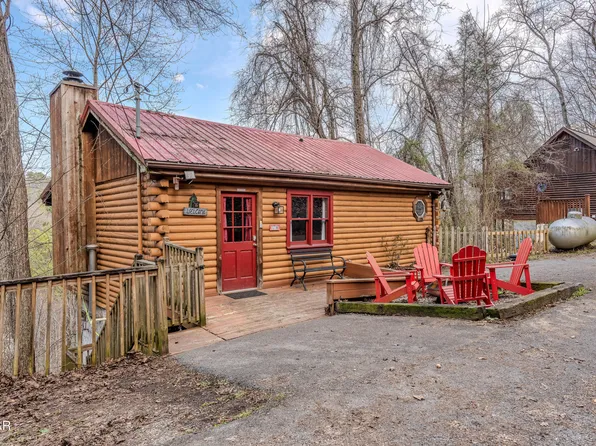 1716 Ridgecrest Dr, Pigeon Forge, TN 37876