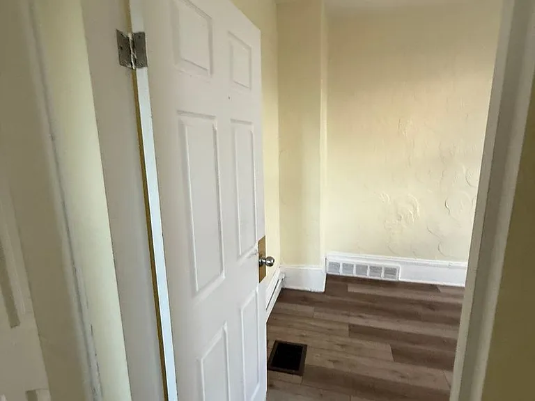 3404 Walton Ave — Photo 12