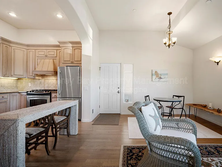525 Laurel Ave — Photo 8