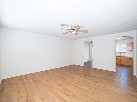 4th image of 2794 W 27th Ln