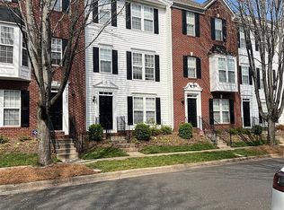 15663 King Louis Ct, Charlotte, NC