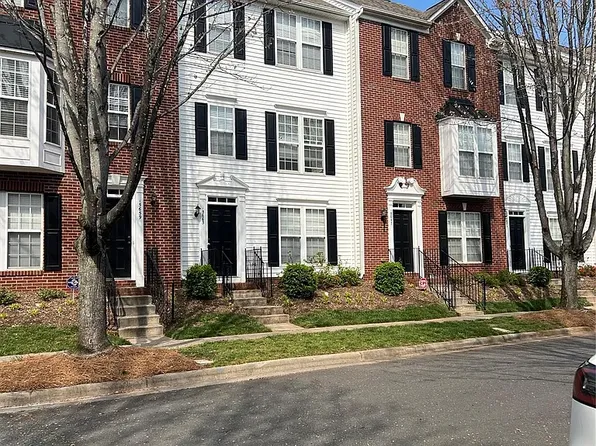 15663 King Louis Ct, Charlotte, NC 28277