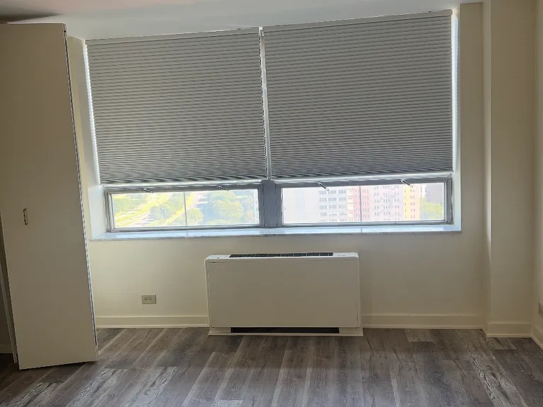 5701 N Sheridan Rd #26Q — Photo 4