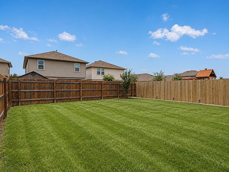 383 Sickle Loop — Photo 28