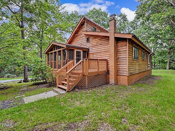 2nd image of 185 Maple Dr