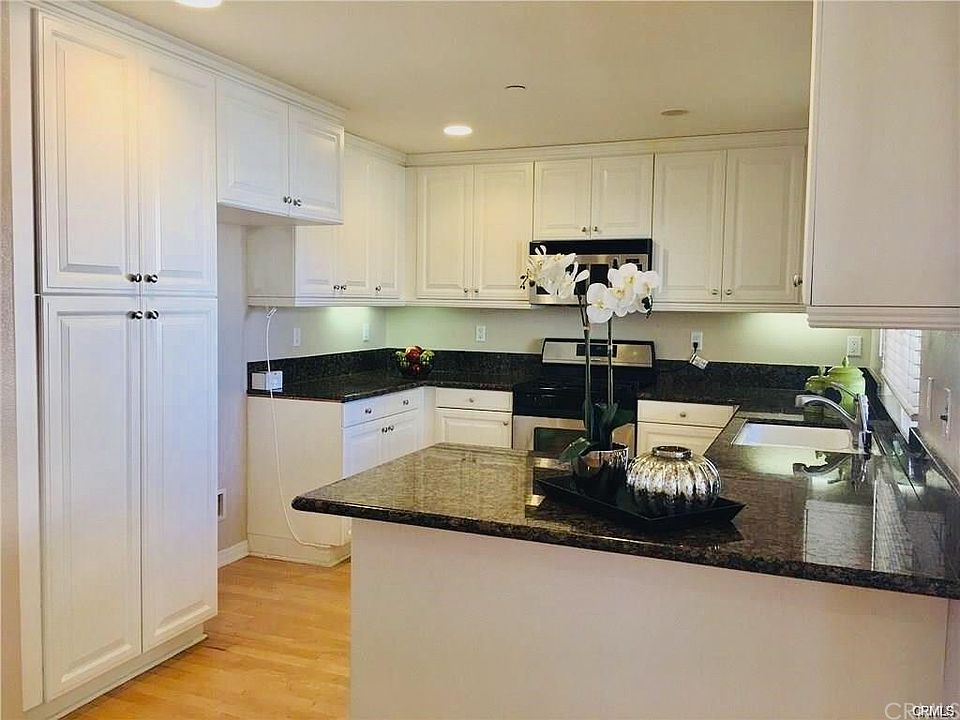 1st image of 22545 Kent Ave #11