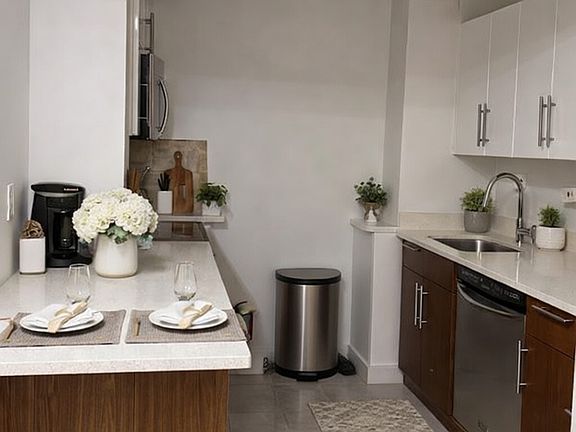 3rd image of 130 Water St APT 10G