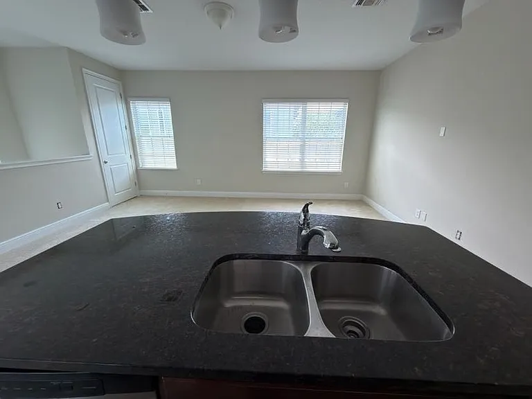 14212 Corrigan Ave — Photo 6