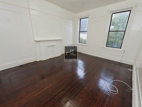 4th image of 1129 47th Ave #2R