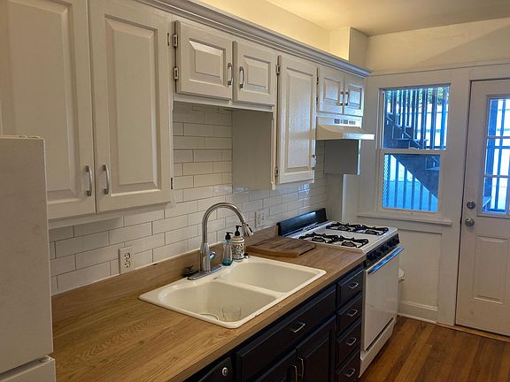 3rd image of 4310 Oak St APT 1N