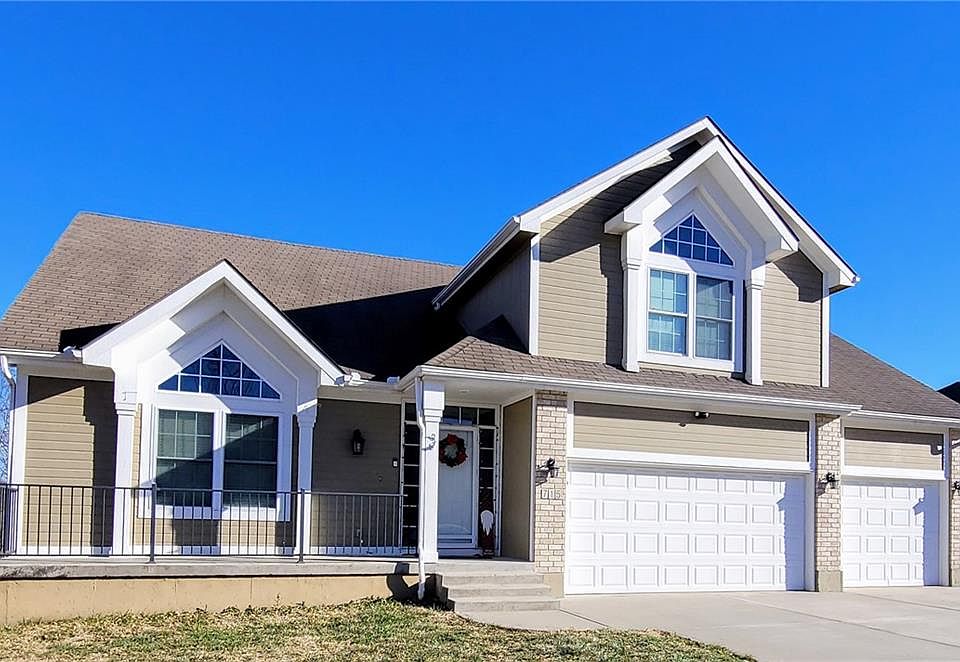 1st image of 715 SW Foxtail Dr