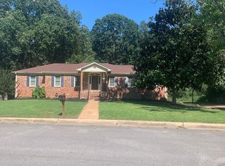 318 Roxie Dr, Florence, AL 35633
