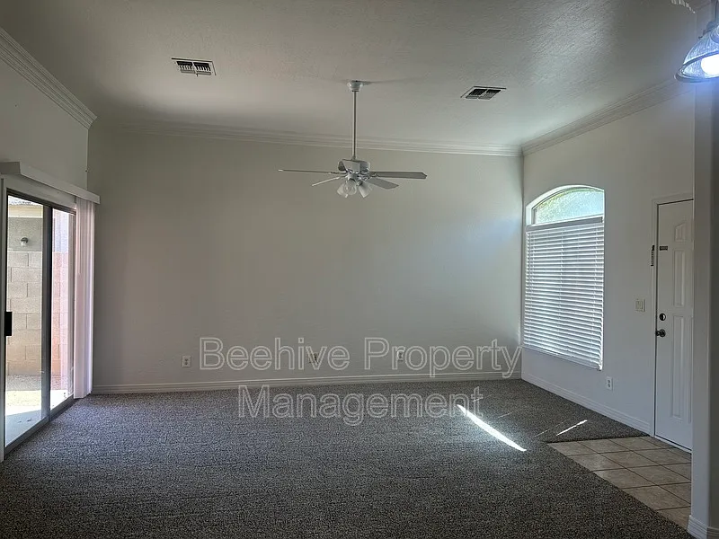 3 bed, 2.0 bath, 1344 sqft, $1,699 — Photo 2