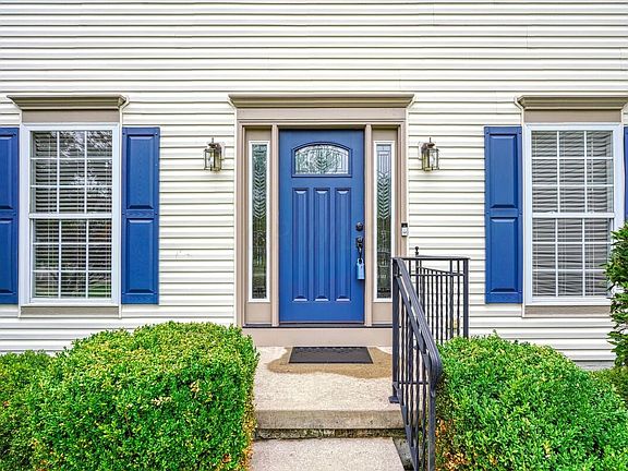 4th image of 4442 McCullough Ln