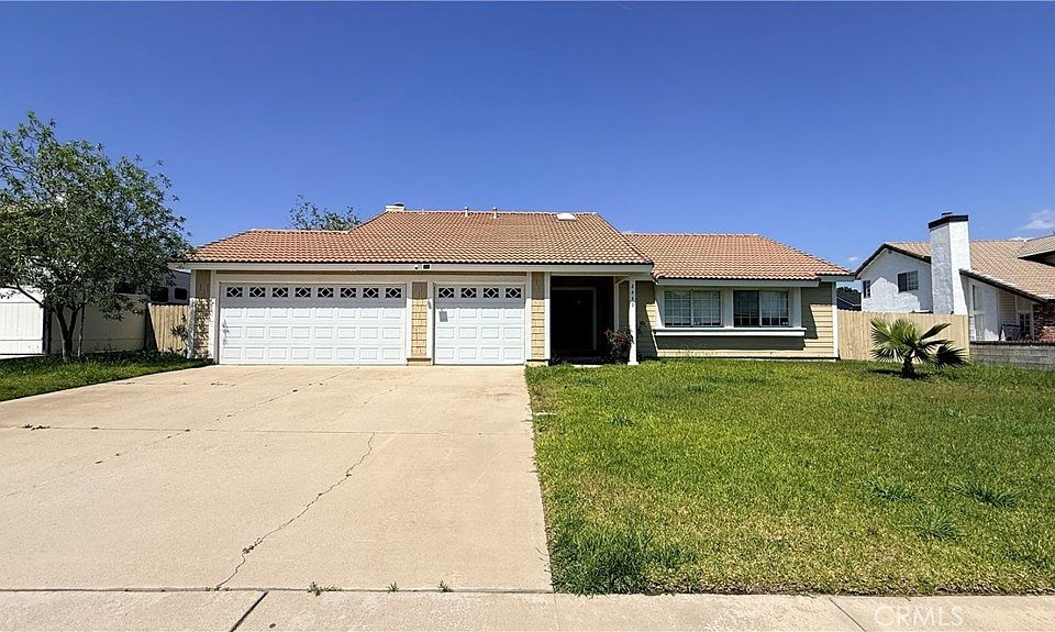 1st image of 2443 N Magnolia Ave