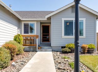 1901 Sagewood Way, McKinleyville, CA 95519