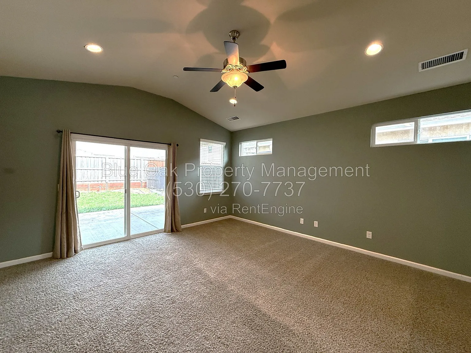 3 bed, 2.0 bath, 1447 sqft, $2,295 — Photo 2
