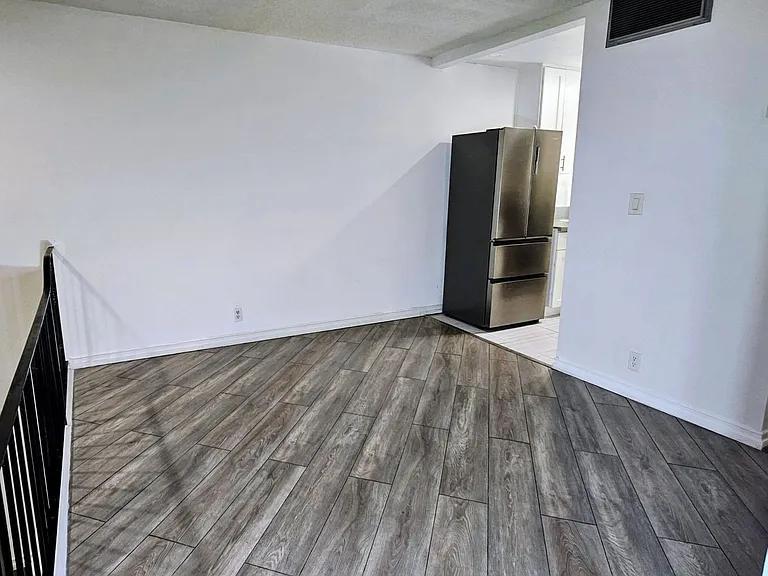 1139 W Badillo St #B — Photo 6