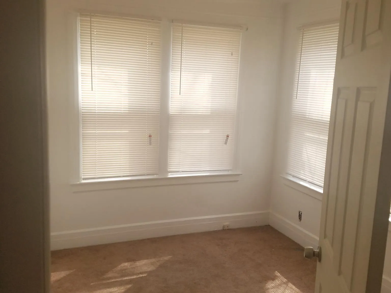 3 bed, 1300 sqft, $1,300 — Photo 4