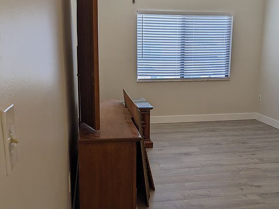 3rd image of 160 Bella Vista Ct N